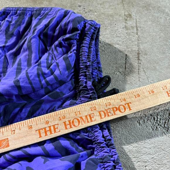 Vintage VTG 90’s Purple Tiger Print Shorts - Picture 7 of 8